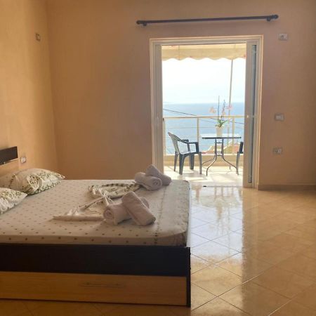 Family Apartments Sarandë 외부 사진