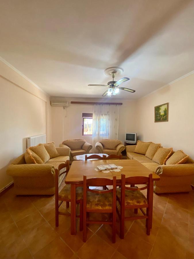 Family Apartments Sarandë 외부 사진