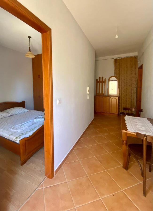 Family Apartments Sarandë 외부 사진