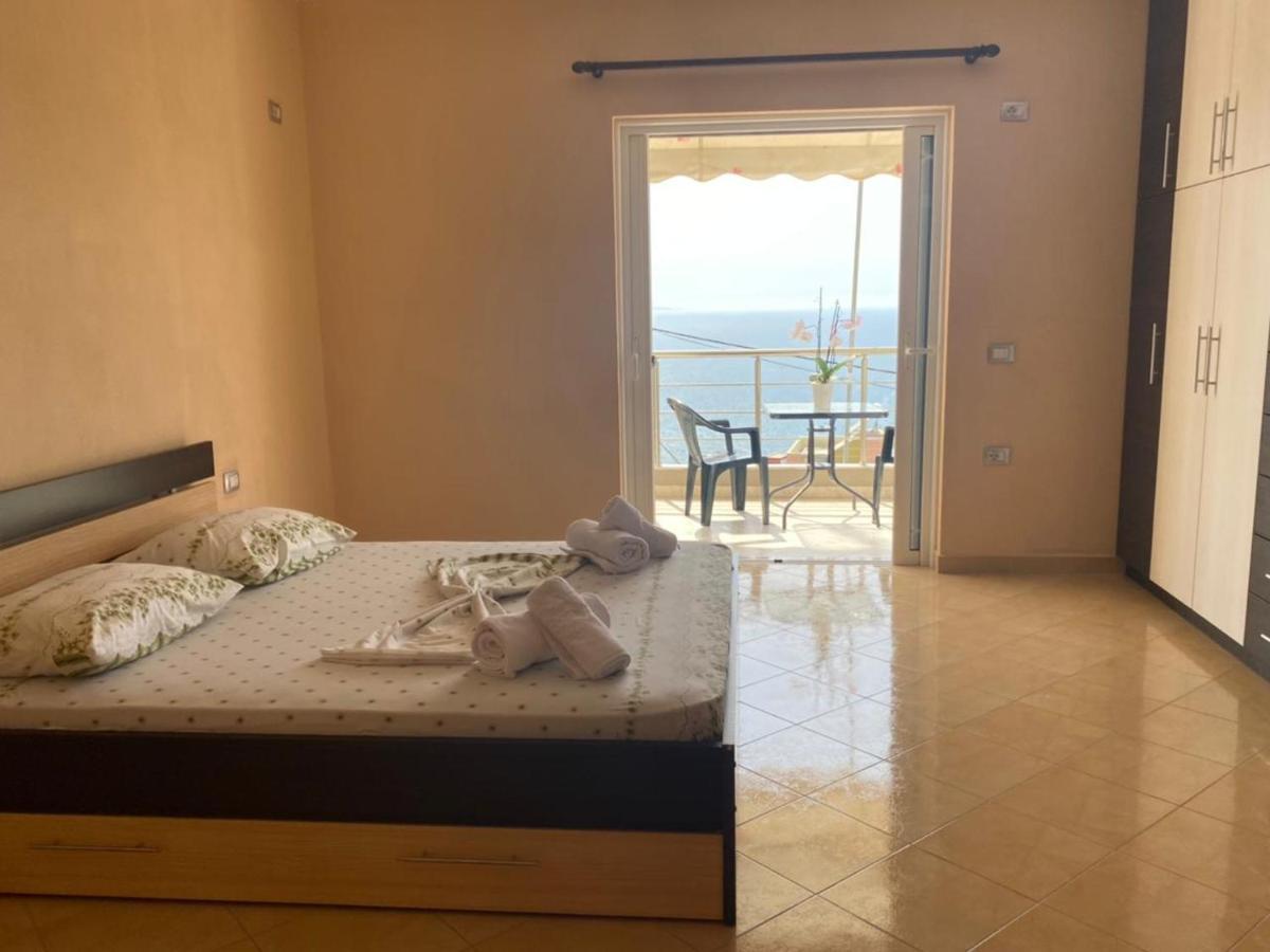 Family Apartments Sarandë 외부 사진