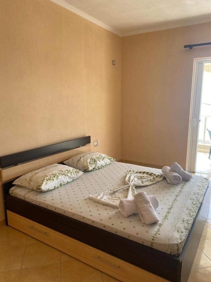 Family Apartments Sarandë 외부 사진