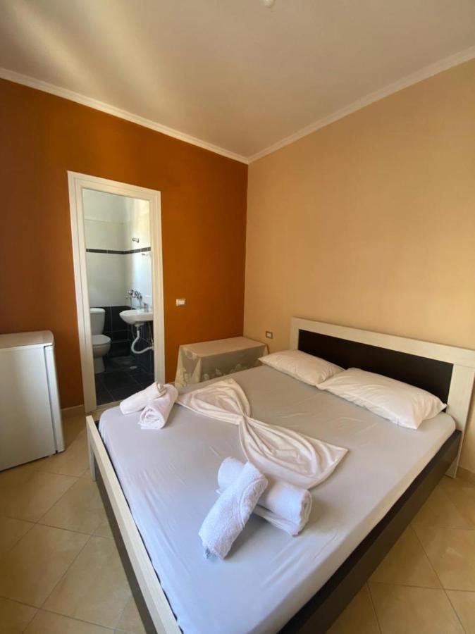 Family Apartments Sarandë 외부 사진